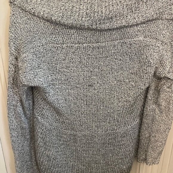 GRAY "APT 9" SWEATER - Picture 3 of 3